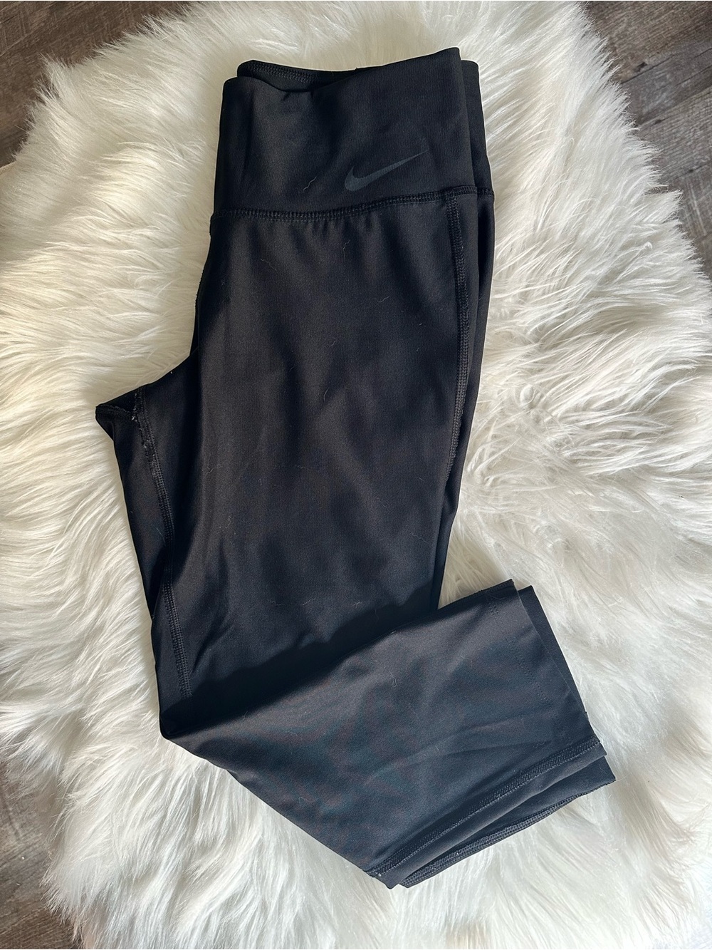 Nike Black High-Rise Capri legging